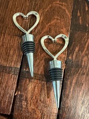 Heart Top Metal Wine Bottle Stopper - Silver and Black Set of 12